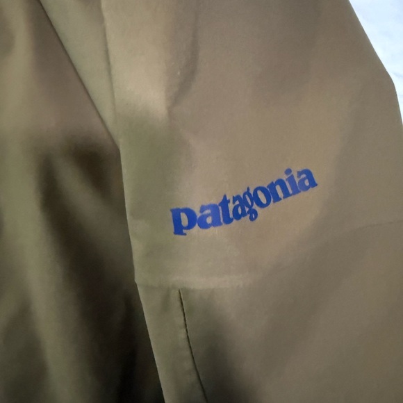 Patagonia women’s medium olive Jacket with Blue Logo - Picture 12 of 12
